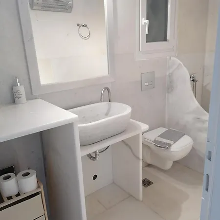 Little Cross Apartment