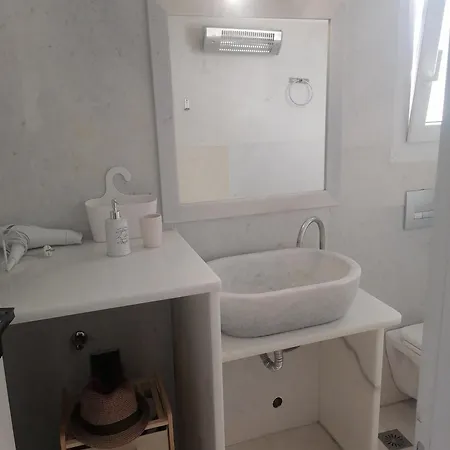 Little Cross Apartment *